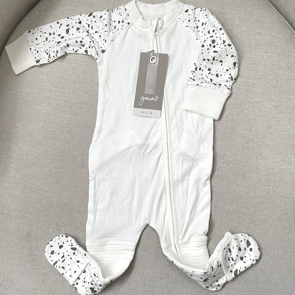 Goumikids Footies in Terrazzo print 6-9m